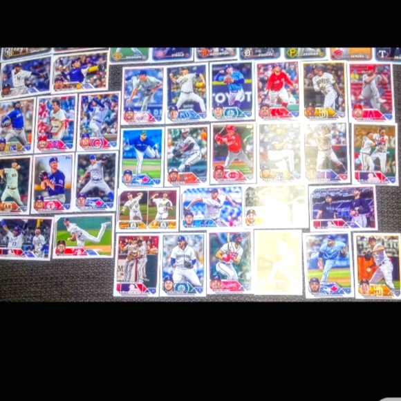 Sports Trading Cards Lot of 300 + ! Baseball & Football 2021 - 2024 - Picture 7 of 8